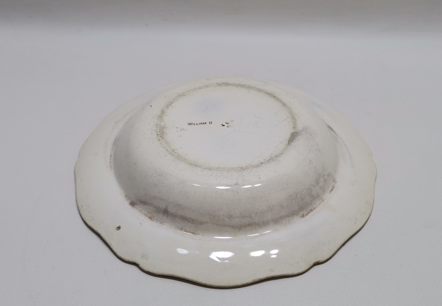 2. WİLLİAM DÖNEMİ OSMANLI PAZARI İÇİN YAPILMIŞ PORSELEN TABAK