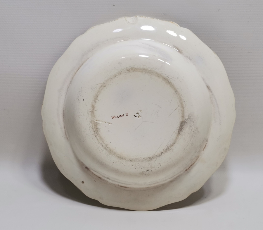 2. WİLLİAM DÖNEMİ OSMANLI PAZARI İÇİN YAPILMIŞ PORSELEN TABAK