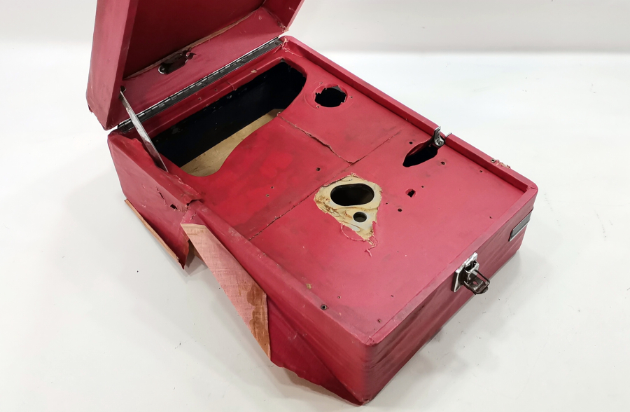 ANTİKA GRAMAFON ÇANTASI