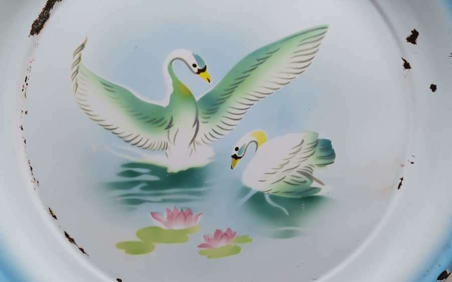 BÜYÜK BOY ANTİKA KUĞULU EMAYE TEPSİ