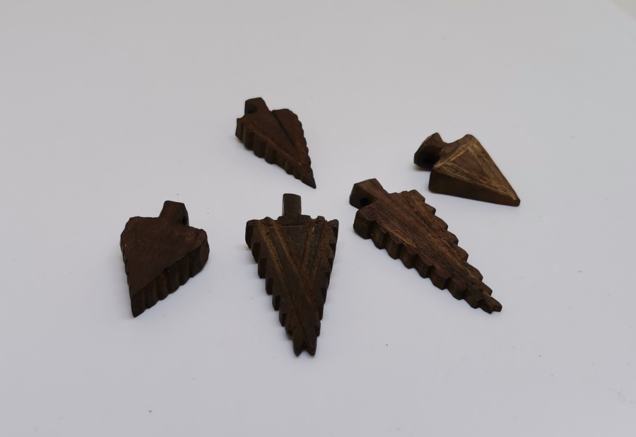 ÇİTLENBİK AĞACINDAN YAPILMIŞ ANADOLU ŞAMAN KÜLTÜRÜ ANTİKA BEBEK NAZARLIĞI LOTU