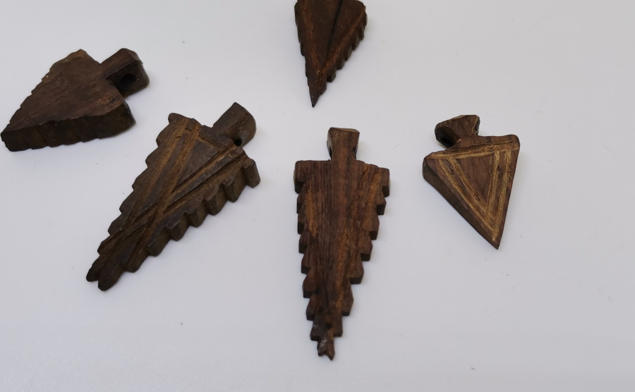 ÇİTLENBİK AĞACINDAN YAPILMIŞ ANADOLU ŞAMAN KÜLTÜRÜ ANTİKA BEBEK NAZARLIĞI LOTU