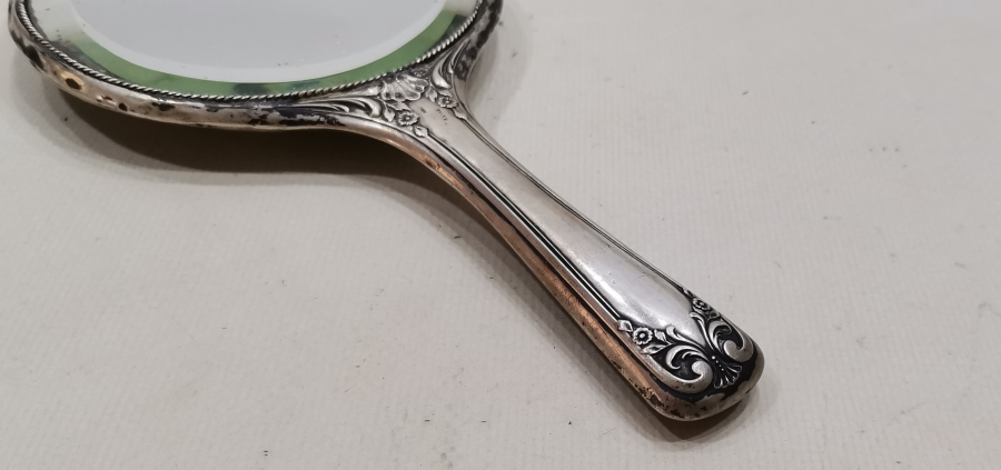 CUMHURİYET BAŞLARI KABARTMA İŞÇİLİKLİ BÜYÜK BOY GÜMÜŞ EL  AYNASI