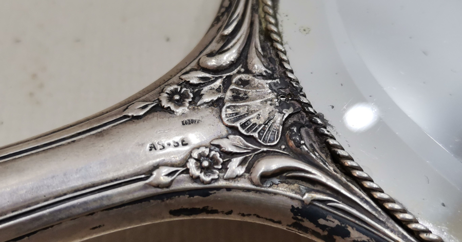 CUMHURİYET BAŞLARI KABARTMA İŞÇİLİKLİ BÜYÜK BOY GÜMÜŞ EL  AYNASI