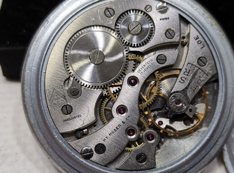 İSVİÇRE YAPIMI ANTİKA KURMALI CEP SAATİ