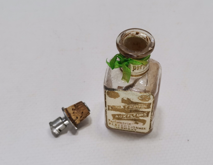 OSMANLI DÖNEMİ ÇOK NADİR ETİKETLİ KOKU ŞİŞESİ