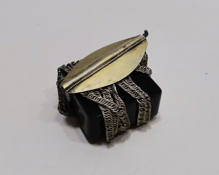 OSMANLI DÖNEMİ ERKEN DÖNEM GÜMÜŞ ÜZERİ ALTIN VERMEYLİ NADİR BİNDALLI BİLEZİĞİ