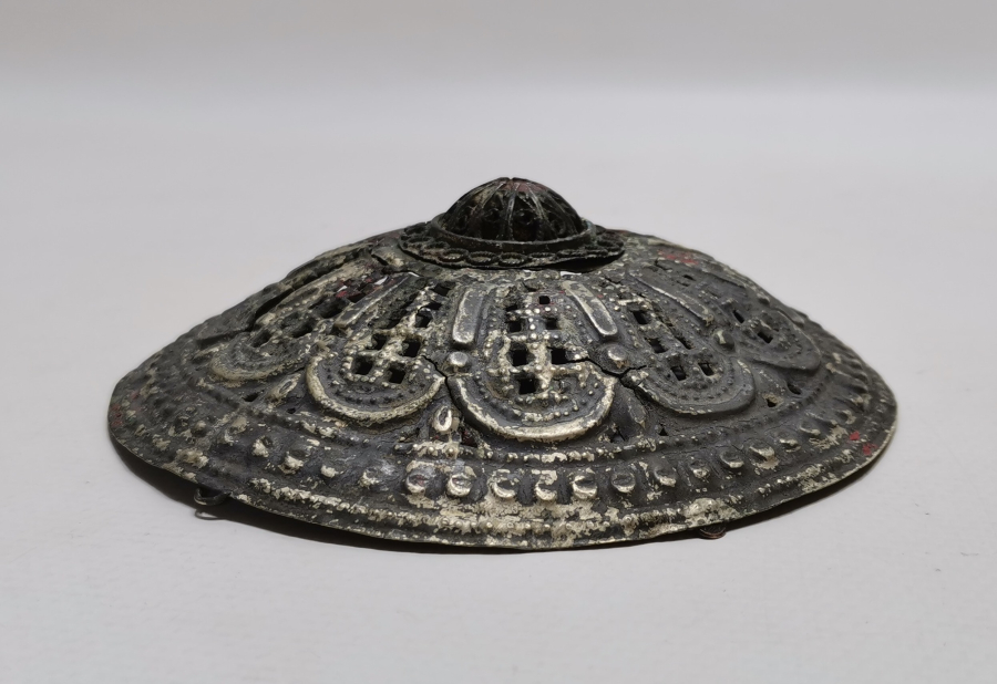 OSMANLI DÖNEMİ KABARTMA İŞÇİLİKLİ KUBBELİ GELİN TEPELİĞİ