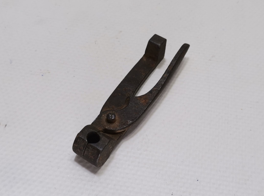 OSMANLI DÖNEMİ PİŞTOV İÇİN KULLANILAN KURŞUN KALIBI