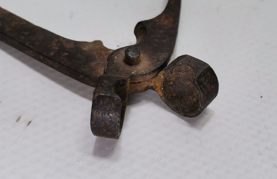 OSMANLI DÖNEMİ PİŞTOV İÇİN KULLANILAN KURŞUN KALIBI