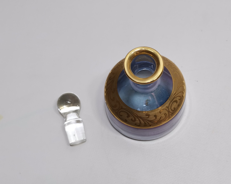 ÜZERİ ALTIN VARAKLI ANTİKA CAM SÜRAHİ- LİKÖRLÜK