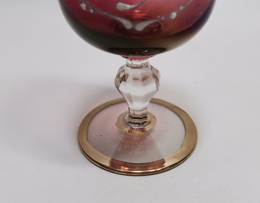 ÜZERİ ALTIN VARAKLI VE MİNE İŞÇİLİKLİ FRANSIZ KADEH