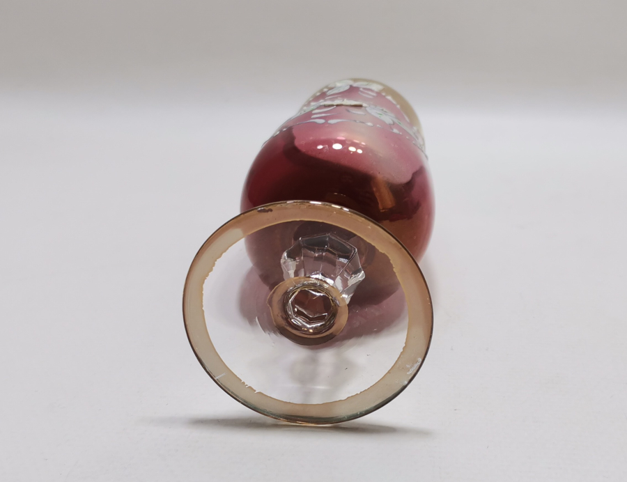 ÜZERİ ALTIN VARAKLI VE MİNE İŞÇİLİKLİ FRANSIZ KADEH