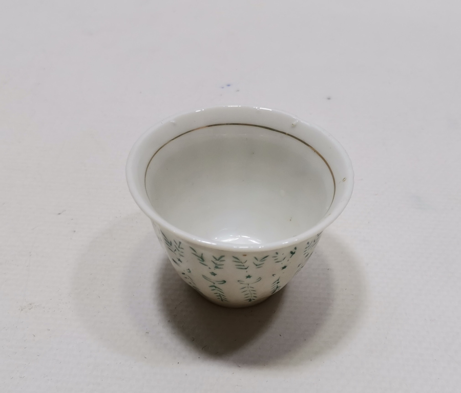 ÜZERİ AY YILDIZLI VE HAYAT AĞAÇLI OSMANLI DÖNEMİ PORSELEN ZARF FİNCANI