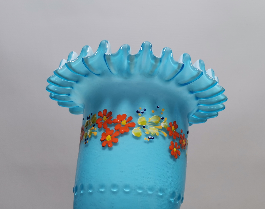 ÜZERİ MİNE İŞÇİLİKLİ EL BOYAMA HANIMELİ VAZO