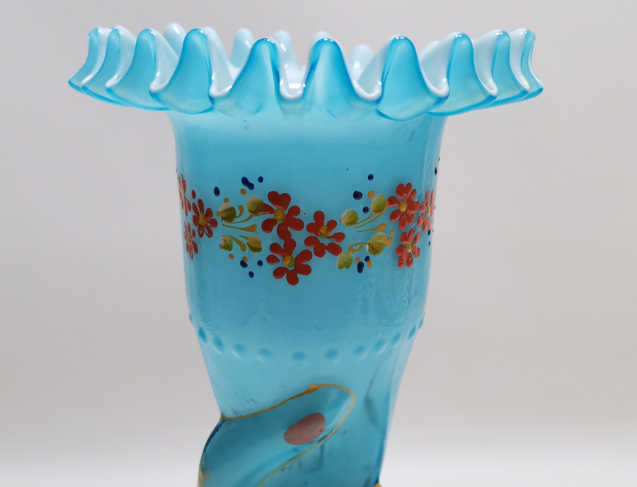 ÜZERİ MİNE İŞÇİLİKLİ EL BOYAMA HANIMELİ VAZO