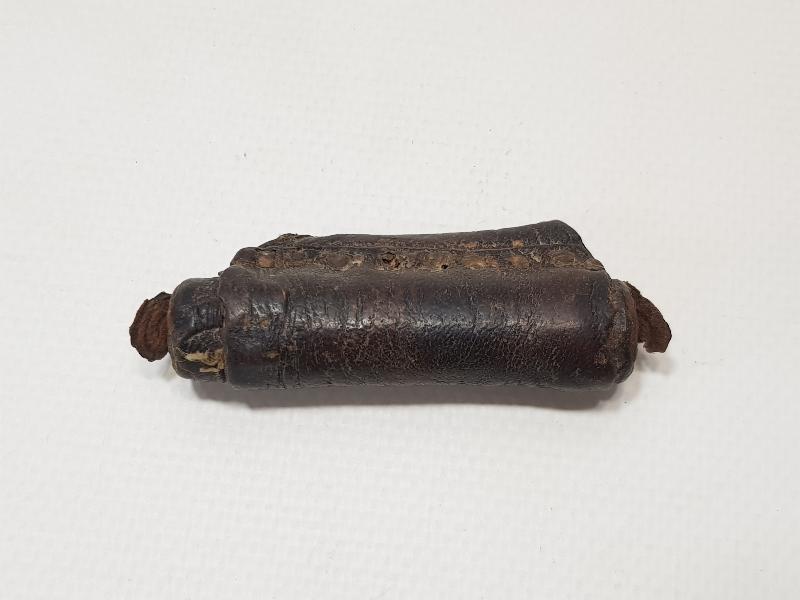 DERİ KILIFI İÇİNDE İBRANİCE EL YAZMA TILSIM DUASI BULUNAN ÇOK NADİR HAMAYIL 