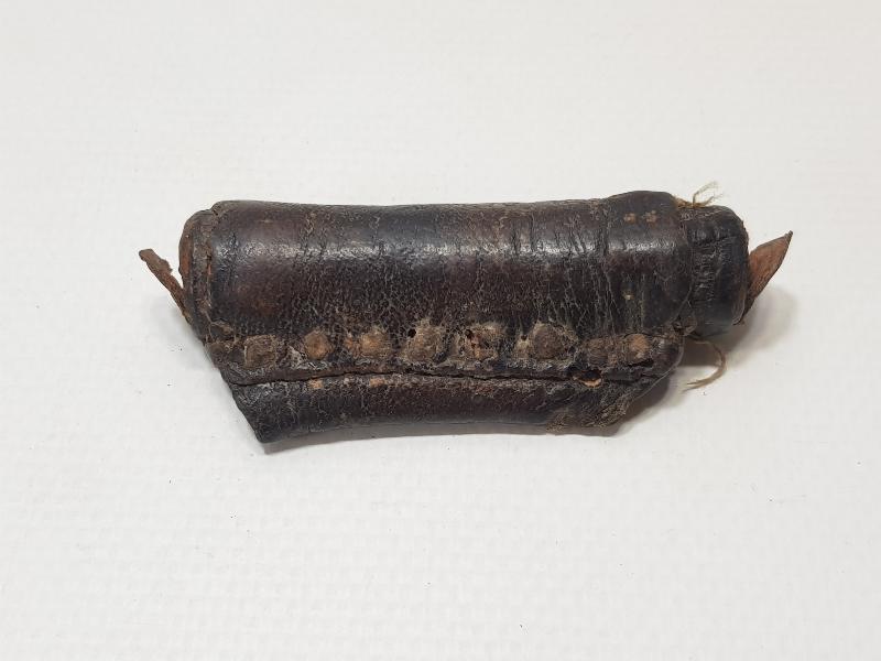 DERİ KILIFI İÇİNDE İBRANİCE EL YAZMA TILSIM DUASI BULUNAN ÇOK NADİR HAMAYIL 