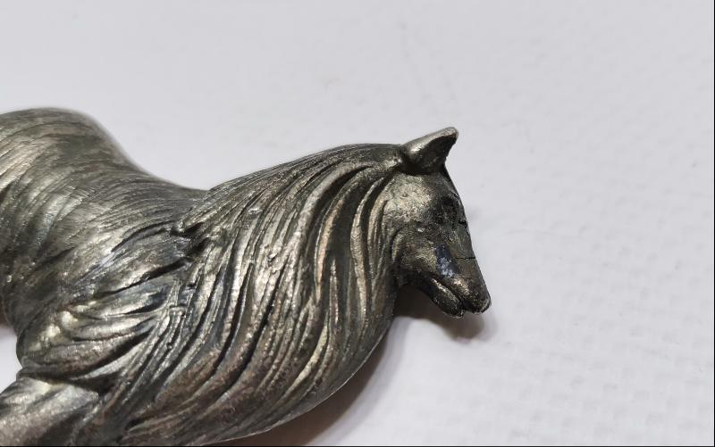 ANTİKA METAL KÖPEK BİBLOSU