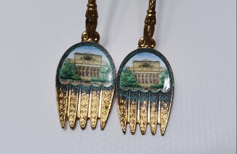 ANTİKA RUS YAPIMI LENİNGRAD GÖRSELLİ MİNELİ VE ALTIN KAPLAMA BİR ÇİFT ÇAY KAŞIĞI