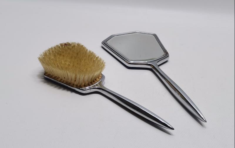 OSMANLI DÖNEMİ LEVANTEN İŞİ MİNELİ ELBİSE FIRÇASI VE EL AYNASI TAKIMI