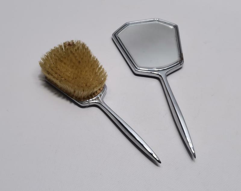 OSMANLI DÖNEMİ LEVANTEN İŞİ MİNELİ ELBİSE FIRÇASI VE EL AYNASI TAKIMI