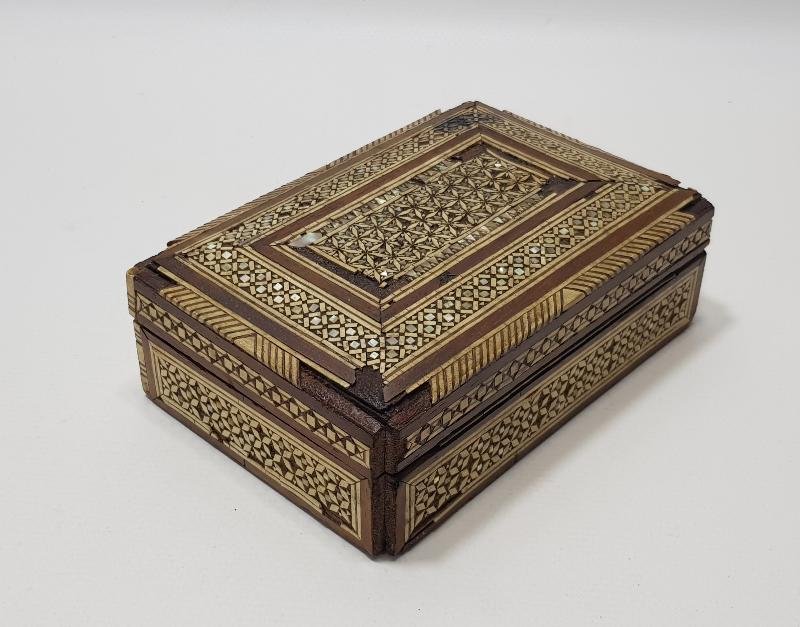 OSMANLI DÖNEMİ MARKÜTERİ İŞÇİLİKLİ NADİR AHŞAP KUTU