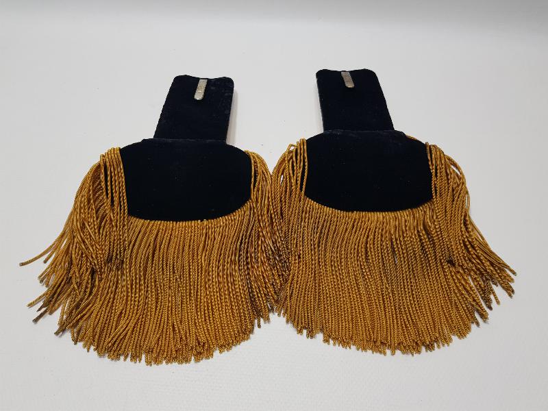 OSMANLICA YAZILI ORJİNAL KUTUSUNDA TOPÇU PAŞA APOLETİ