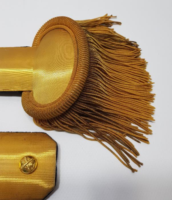 OSMANLICA YAZILI ORJİNAL KUTUSUNDA TOPÇU PAŞA APOLETİ