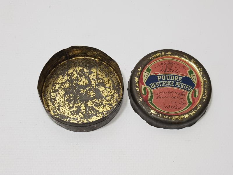 TIP TARİHİ: OSMANLICA VE FRANSIZCA YAZILI PERTEV PUDRA KUTUSU
