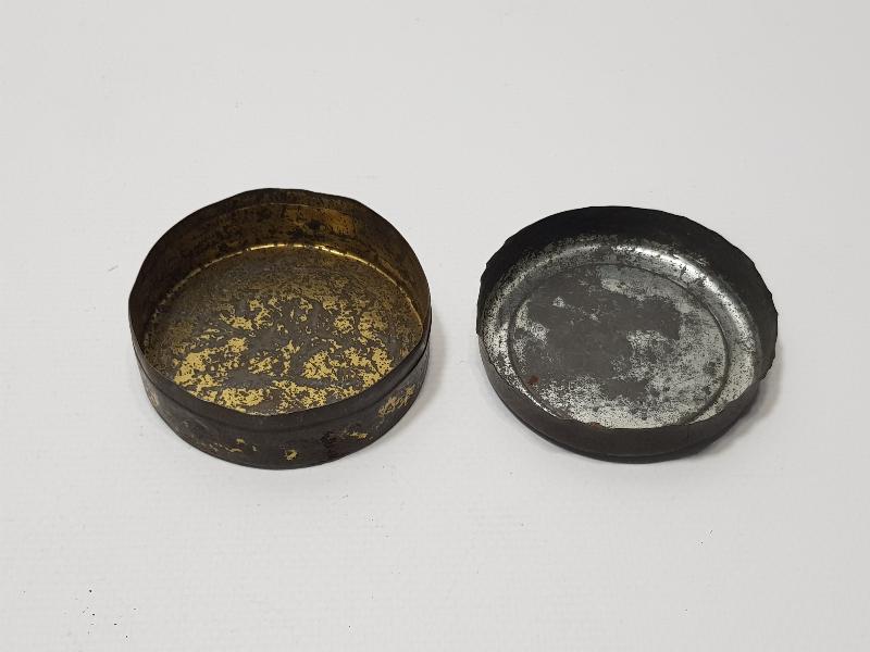 TIP TARİHİ: OSMANLICA VE FRANSIZCA YAZILI PERTEV PUDRA KUTUSU