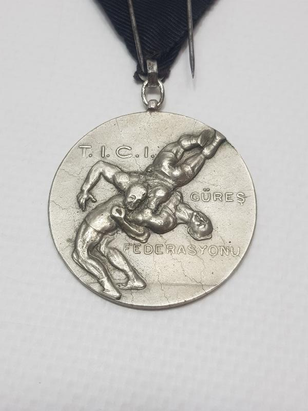 TÜRKİYE İDMAN CEMİYETLERİ İTTİFAKI GÜREŞ FEDERASYONU GÜMÜŞ MADALYA