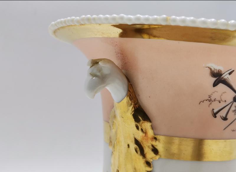 MIZIKAYI HUMAYUN VE SFİNKS GÖRSELLİ ALTIN YALDIZLI PORSELEN VAZO