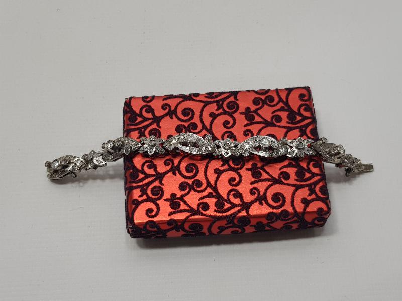 ELMAS VE PIRLANTA TAŞLARLA SÜSLÜ ANAYAR BİLEKLİK