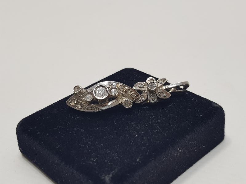 ELMAS VE PIRLANTA TAŞLARLA SÜSLÜ ANAYAR KOLYE UCU