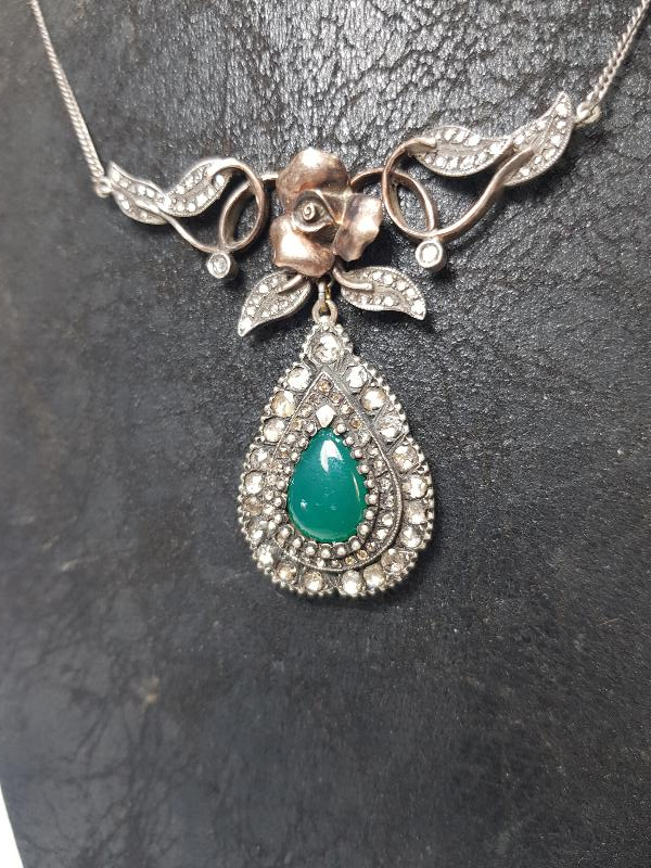 ORTASI ZÜMRÜT TAŞLI ELMAS GERDANLIK