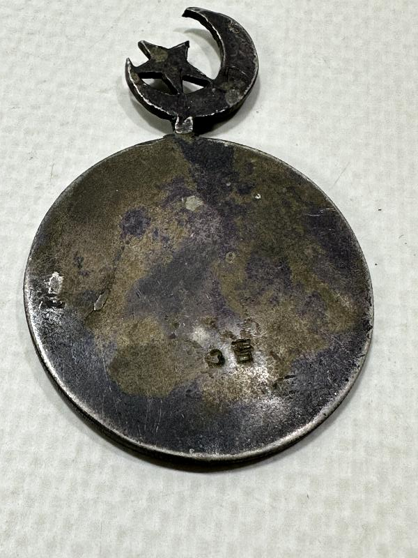 OSMANLI DÖNEMİ ÇOK NADİR CAMİ RESİMLİ VE AY YILDIZLI GÜMÜŞ NİŞANE