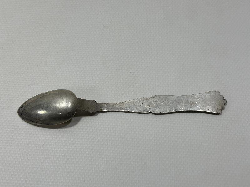 thumbOSMANLI DÖNEMİ İZMİR İŞİ RUMCA YAZILI GÜMÜŞ TATLI KAŞIĞI