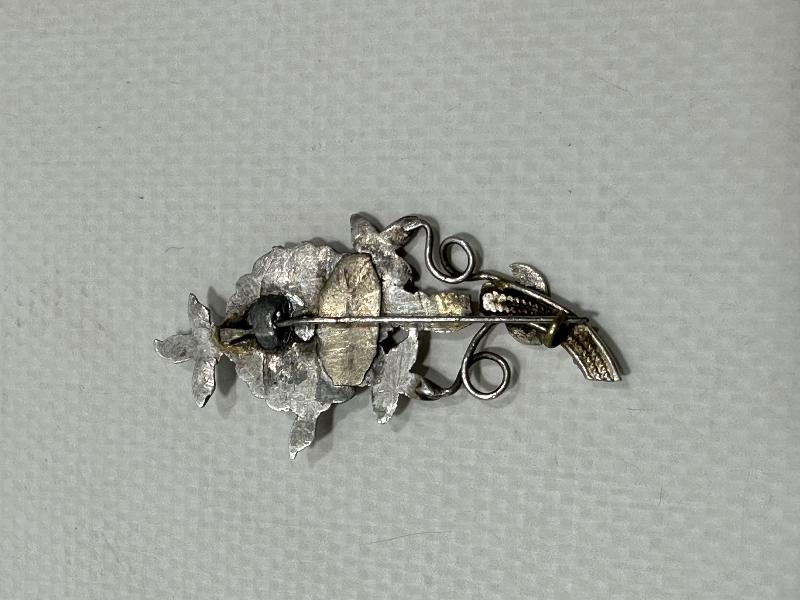 OSMANLI DÖNEMİ SORGUÇ FORMLU SAVATLI GÜMÜŞ BROŞ