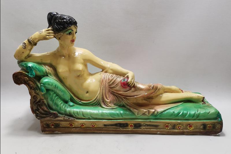 OSMANLI PAZARI İÇİN YAPILMIŞ ORYANTAL NÜ KADIN BİBLOSU