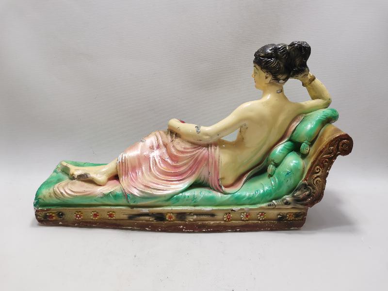 OSMANLI PAZARI İÇİN YAPILMIŞ ORYANTAL NÜ KADIN BİBLOSU