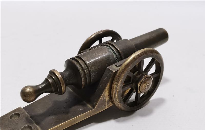 ANTİKA TOP ARABASI MASA ÜSTÜ OBJESİ 