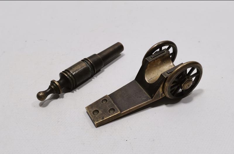 ANTİKA TOP ARABASI MASA ÜSTÜ OBJESİ 