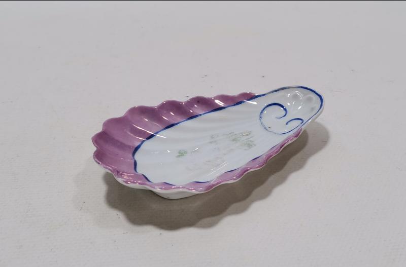 M. DECUGIS CONSTANTINOPLE DAMGALI PORSELEN SABUNLUK