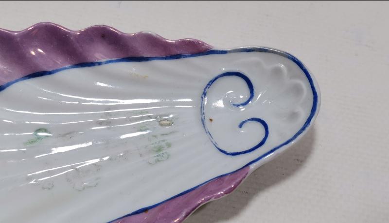 M. DECUGIS CONSTANTINOPLE DAMGALI PORSELEN SABUNLUK