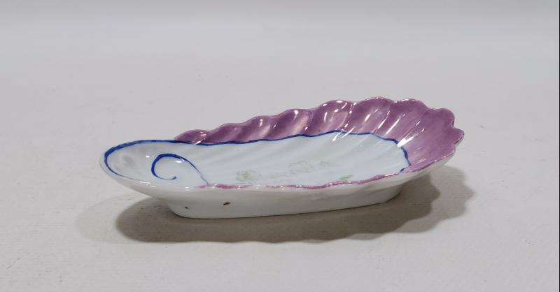 M. DECUGIS CONSTANTINOPLE DAMGALI PORSELEN SABUNLUK