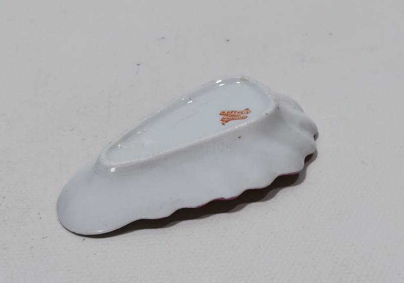 M. DECUGIS CONSTANTINOPLE DAMGALI PORSELEN SABUNLUK