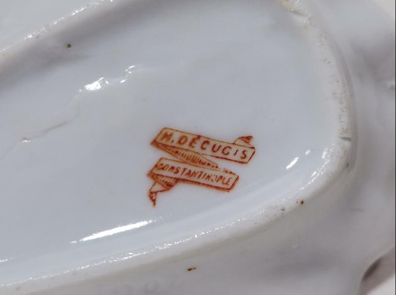 M. DECUGIS CONSTANTINOPLE DAMGALI PORSELEN SABUNLUK