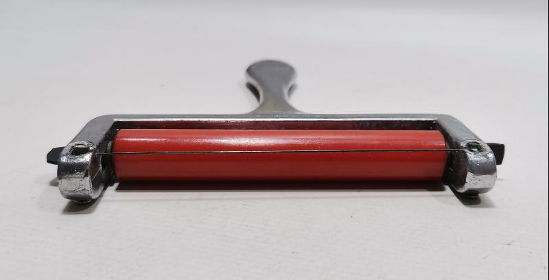 MUTFAK KÜLTÜRÜ: KATALİN GÖVDELİ HAMUR AÇMA VE KESME EL ALETİ 