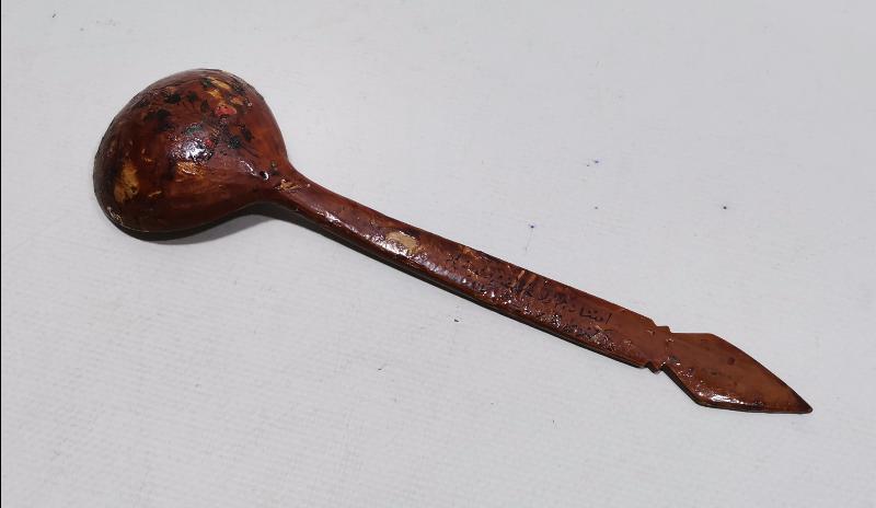 OSMANLI DÖNEMİ DEVLET ARMALI VE OSMANLICA YAZILI EL BOYAMA NADİR AHŞAP KAŞIK